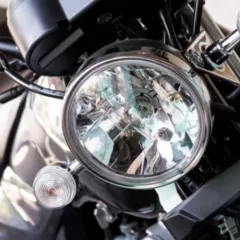 ¿Son obligatorias las luces encendidas en moto durante el día?