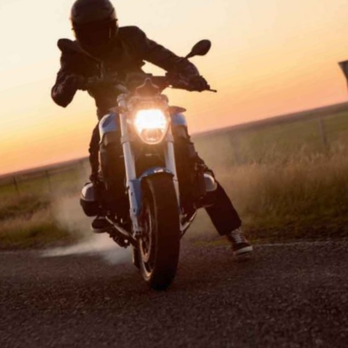Aprender a conducir una moto con 5 consejos