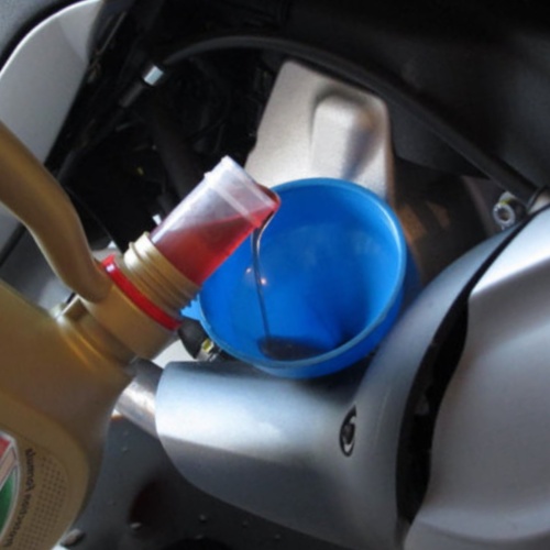 Cambio de aceite de la moto: qué hacer con el aceite usado