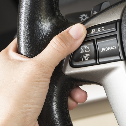 Descubre cómo el control de crucero puede hacer tus viajes más cómodos