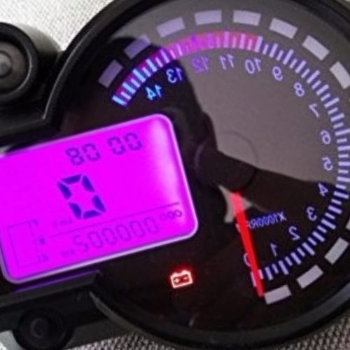 ¿Qué es el tacómetro de una moto?